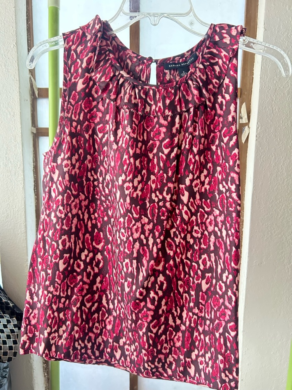 Banana Republic Red & Black Leopard Print Sleeveless Blouse